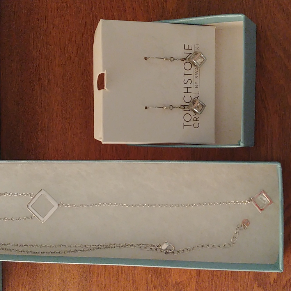 Touchstone Crystal Captured Y-Necklace and Earrings set